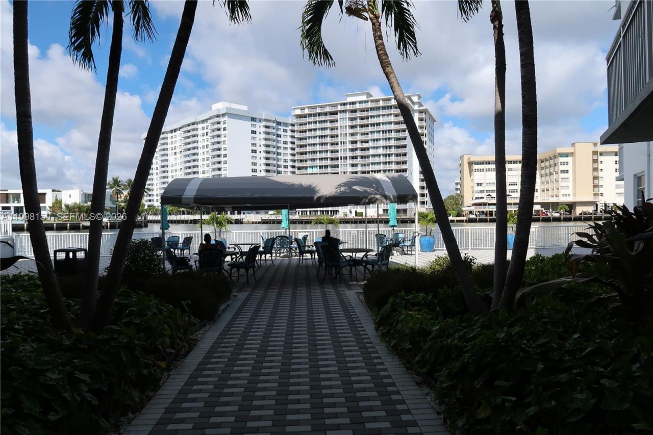 1913 S Ocean Dr, Unit 300, Hallandale Beach, FL 33009 Photo