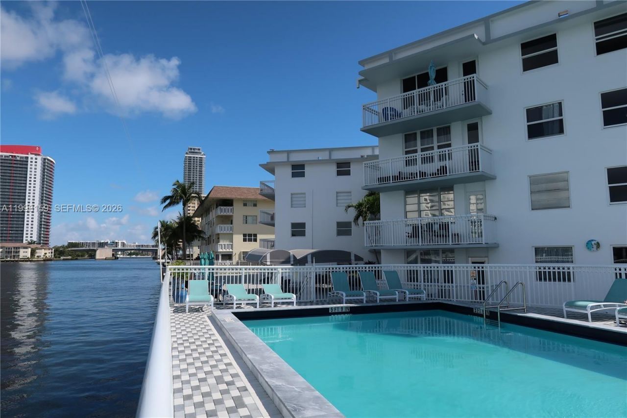 1913 S Ocean Dr, Unit 300, Hallandale Beach, FL 33009 Photo