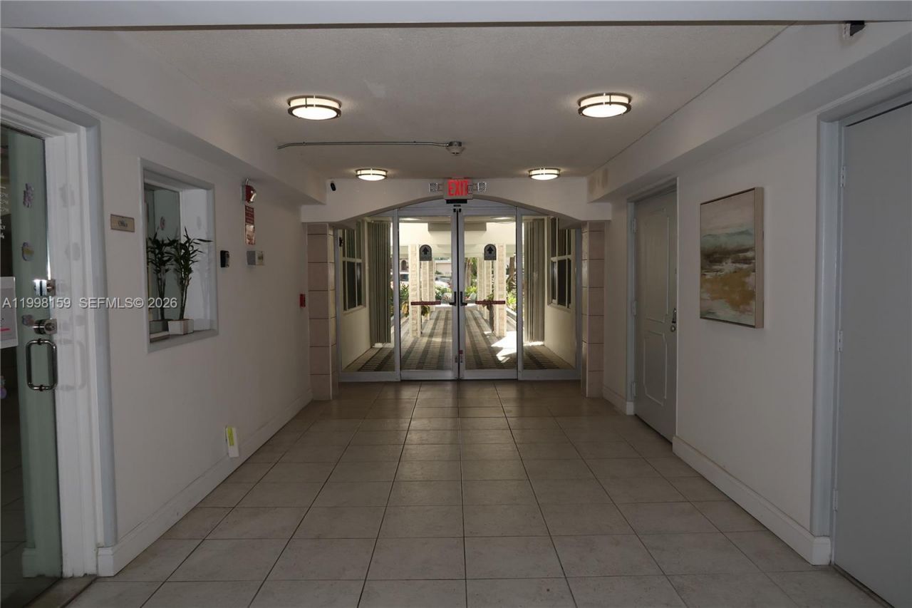 1913 S Ocean Dr, Unit 300, Hallandale Beach, FL 33009 Photo