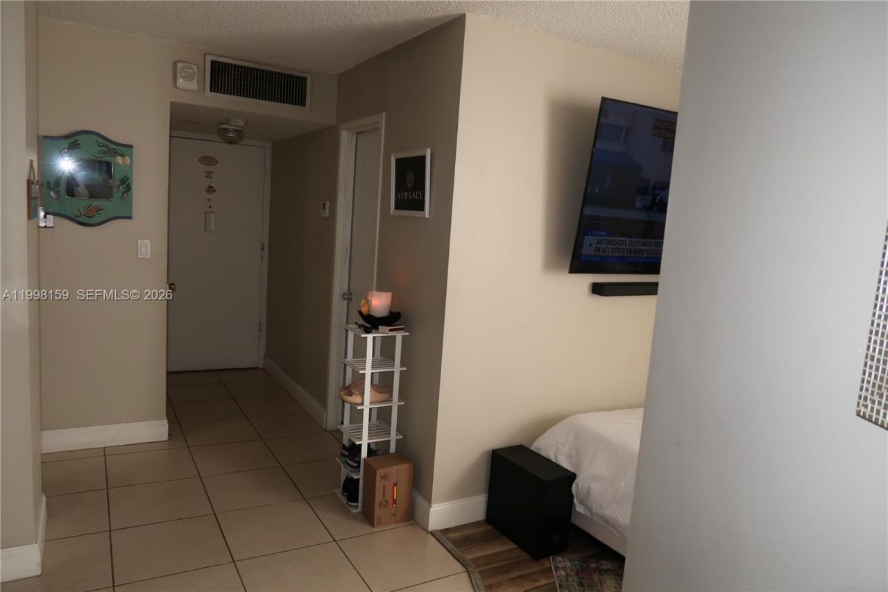 1913 S Ocean Dr, Unit 300, Hallandale Beach, FL 33009 Photo