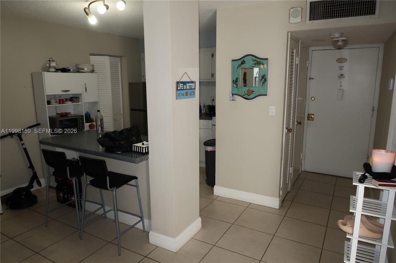 1913 S Ocean Dr, Unit 300, Hallandale Beach, FL 33009 Photo