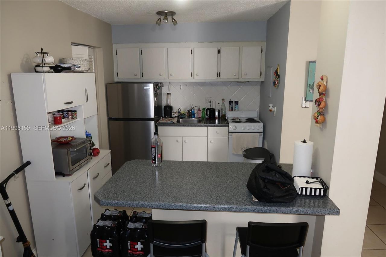 1913 S Ocean Dr, Unit 300, Hallandale Beach, FL 33009 Photo