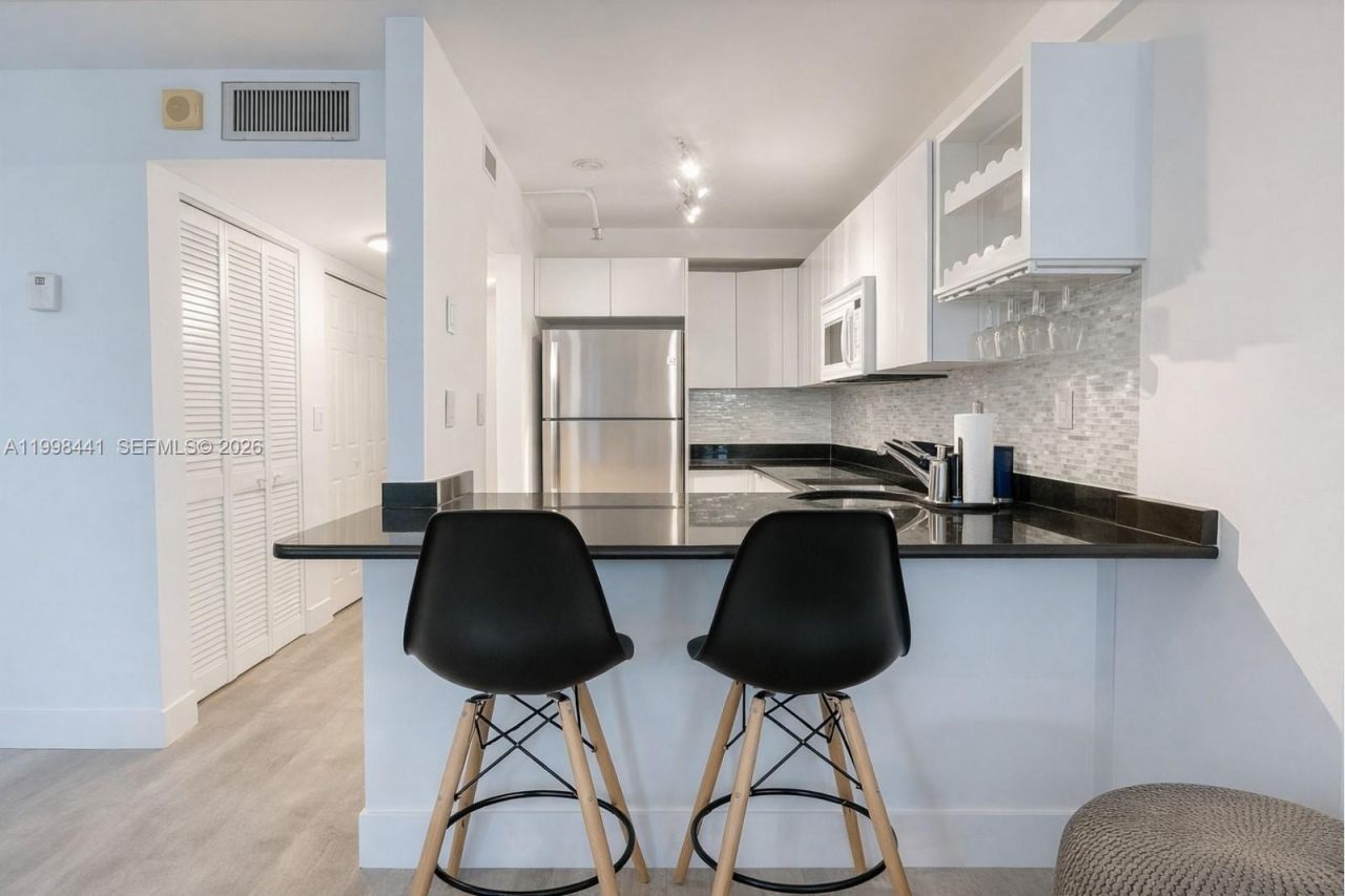 1035 West Ave, Unit 707, Miami Beach, FL 33139 Photo