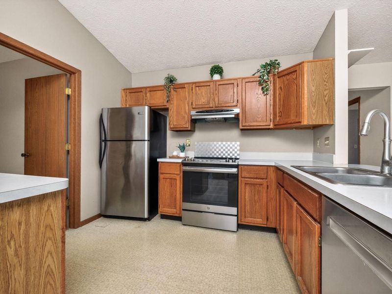 1769 Gardenstone Drive, Columbus, OH 43235 Photo 9