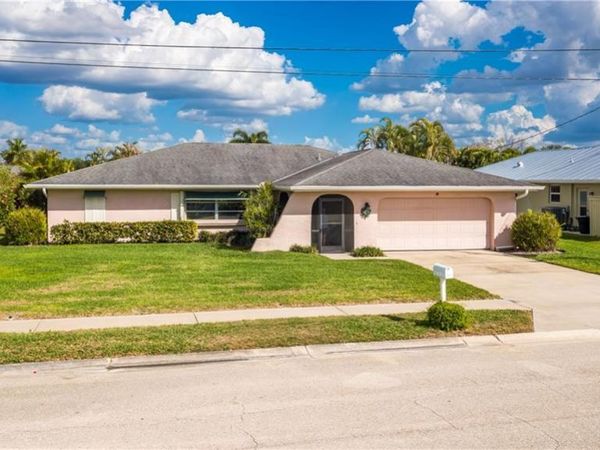 4632 Gulf AVE, NORTH FORT MYERS, FL 33903