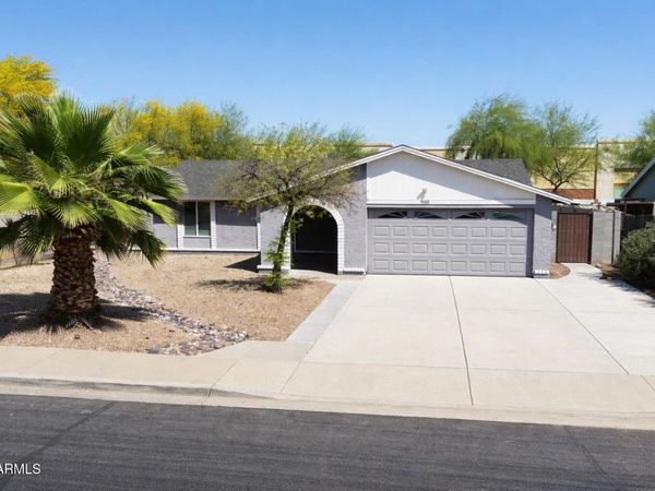 945 N Central Drive, Chandler, AZ 85224