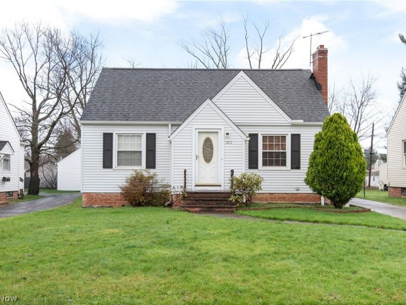 1211 Sunset Road, Mayfield Heights, OH 44124 Photo 4