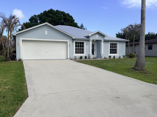 1357 SE Bayharbor Street, Port St. Lucie, FL 34983