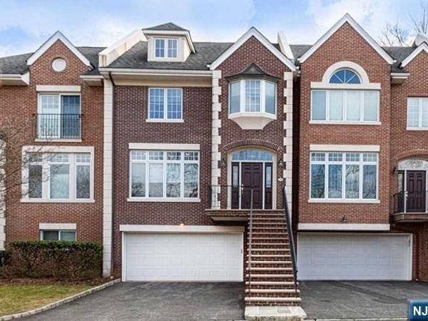 34 Candlewood Drive, OLD TAPPAN, NJ 07675