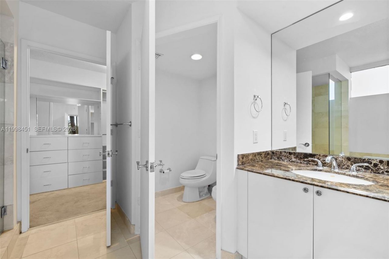 17555 Collins Ave, Unit 406, Sunny Isles Beach, FL 33160 Photo