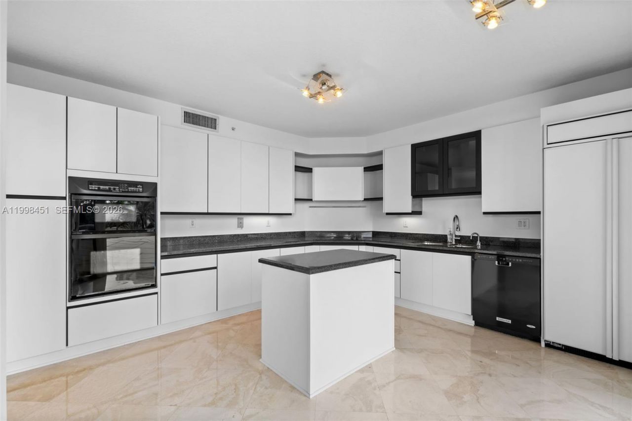 17555 Collins Ave, Unit 406, Sunny Isles Beach, FL 33160 Photo