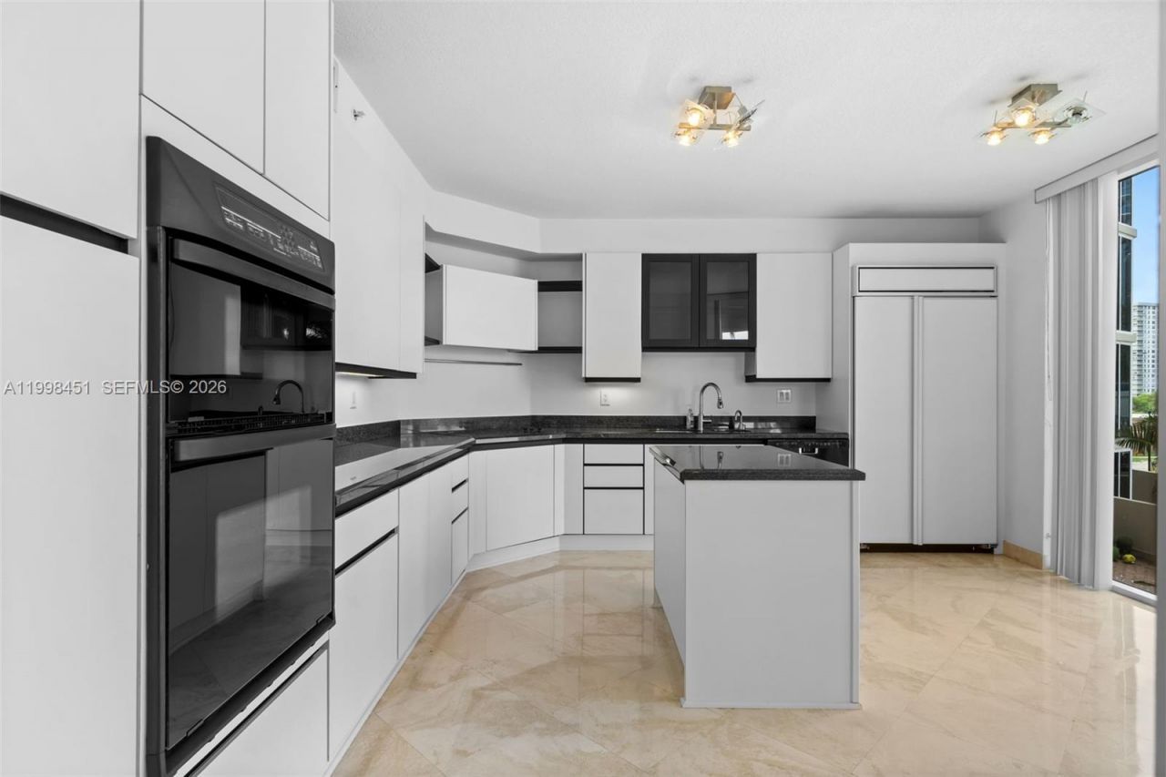 17555 Collins Ave, Unit 406, Sunny Isles Beach, FL 33160 Photo