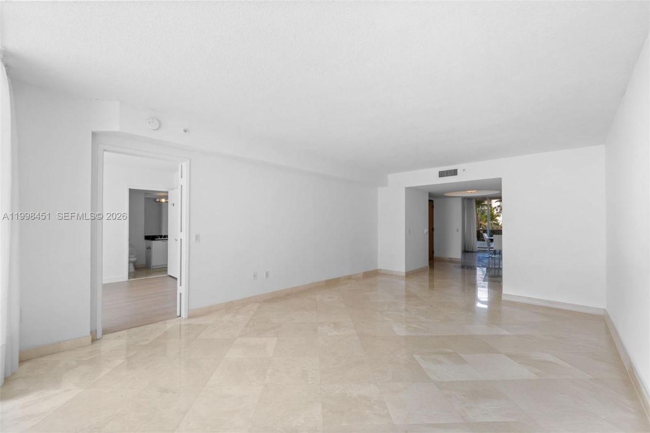 17555 Collins Ave, Unit 406, Sunny Isles Beach, FL 33160 Photo