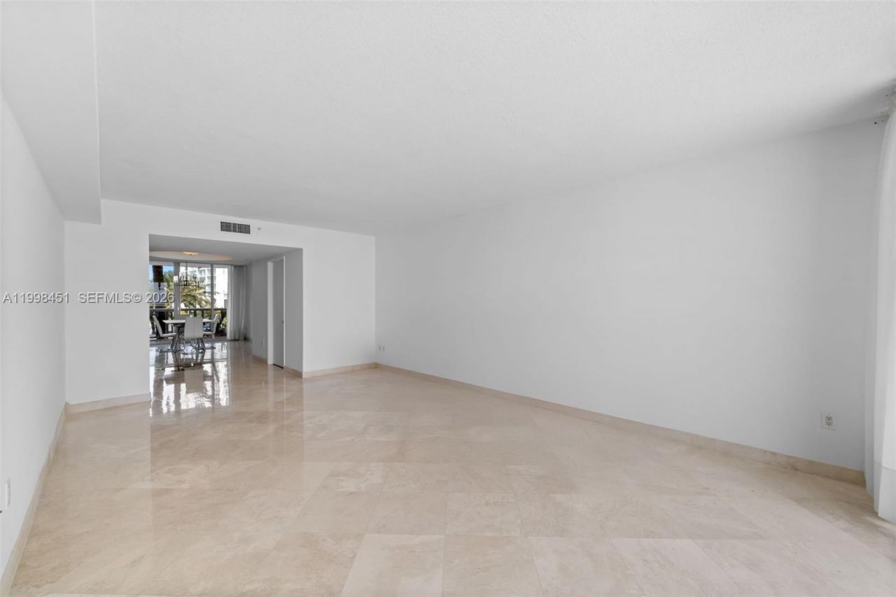 17555 Collins Ave, Unit 406, Sunny Isles Beach, FL 33160 Photo