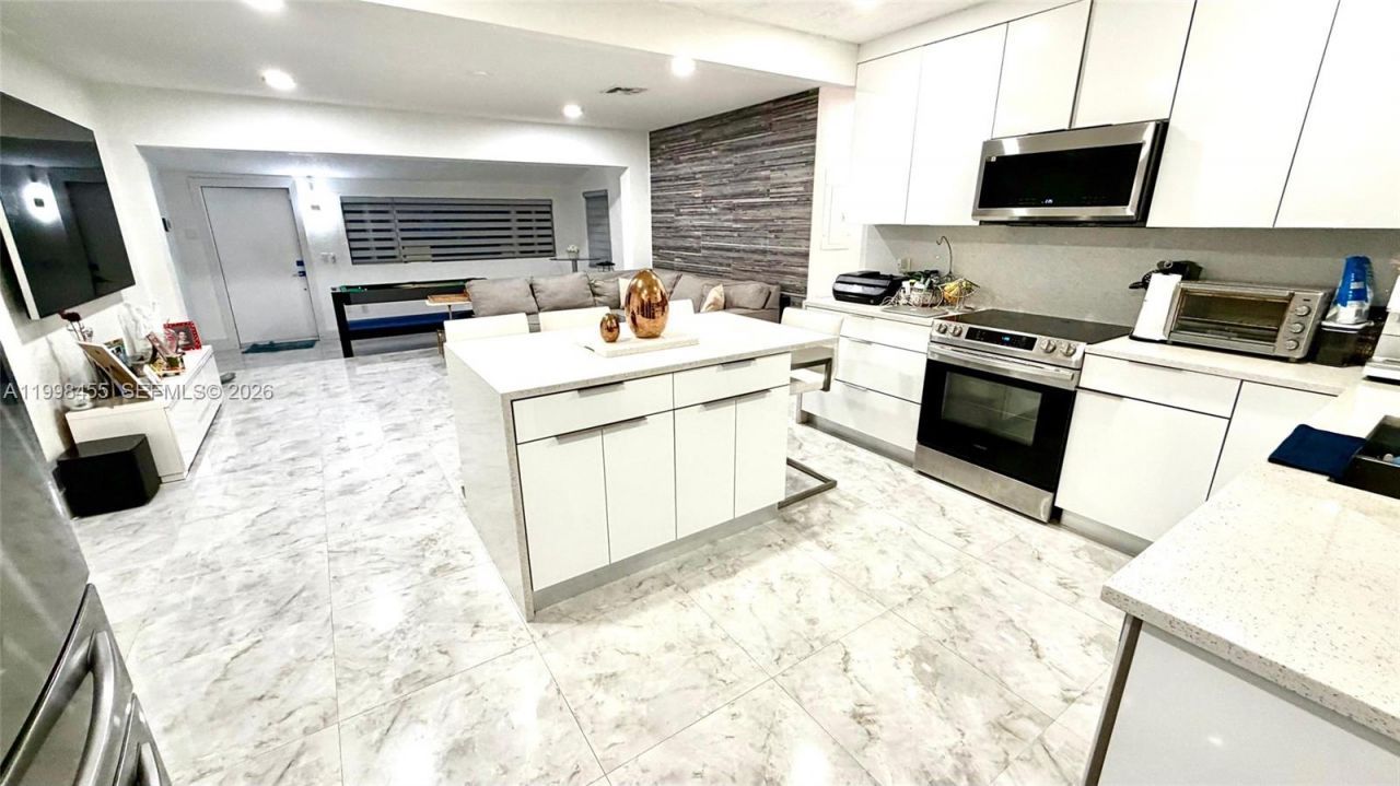 1555 SW 21st Way, Unit 1555, Fort Lauderdale, FL 33312 Photo