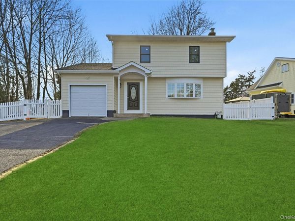 10 Curlin Lane , Saint James, NY 11780