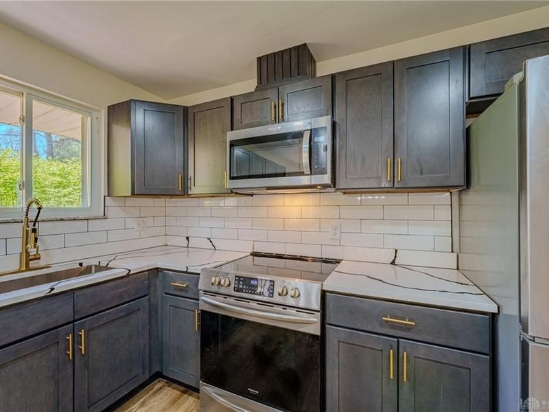 5640 Winshire Terrace, Sugarcreek Township, OH 45440 Photo 15