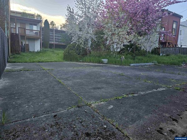 000 Main St, Independence, OR 97351