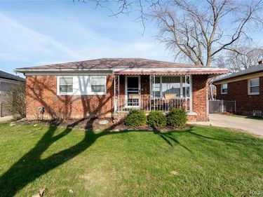 25158 Arlington Street , Roseville, MI 48066