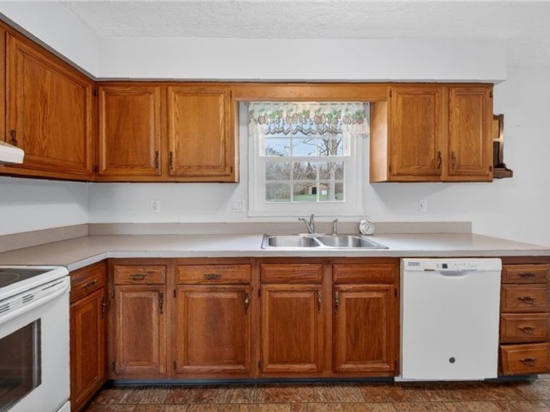 8511 Kennard Road, Lodi, OH 44254 Photo 16