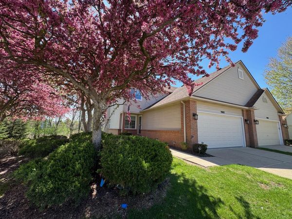 9002 Pine Cove Drive, Whitmore Lake, MI 48189