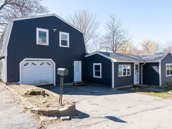 16 Meadowbank Rd, Billerica, MA 01821