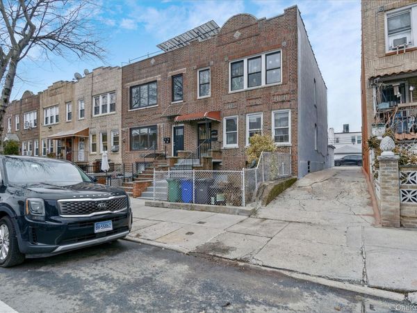 2364 35th Street , Astoria, NY 11105