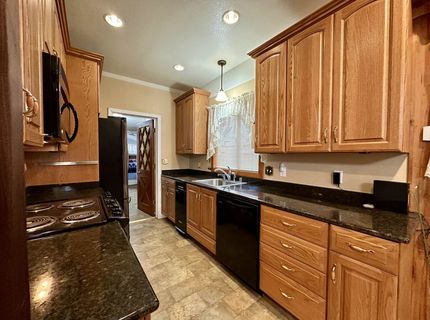 227 Peninsula Drive, Lake Almanor, CA 96137 Photo