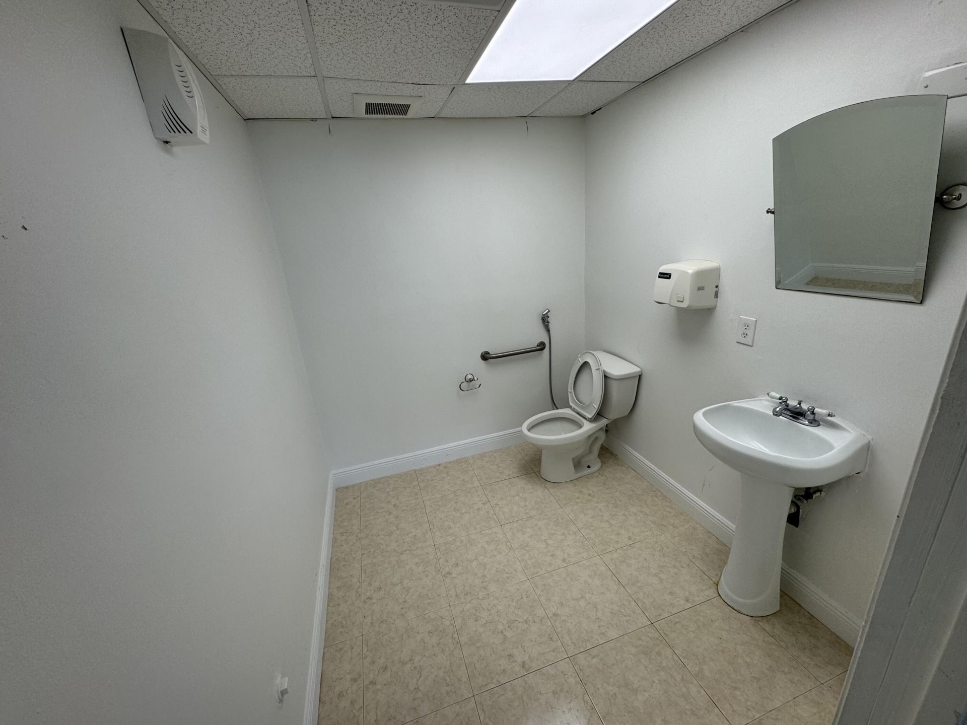 777 E Oakland Park Boulevard, Oakland Park, FL 33334 Photo