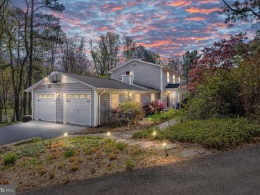 10802 OLDFIELD DRIVE, RESTON, VA 20191