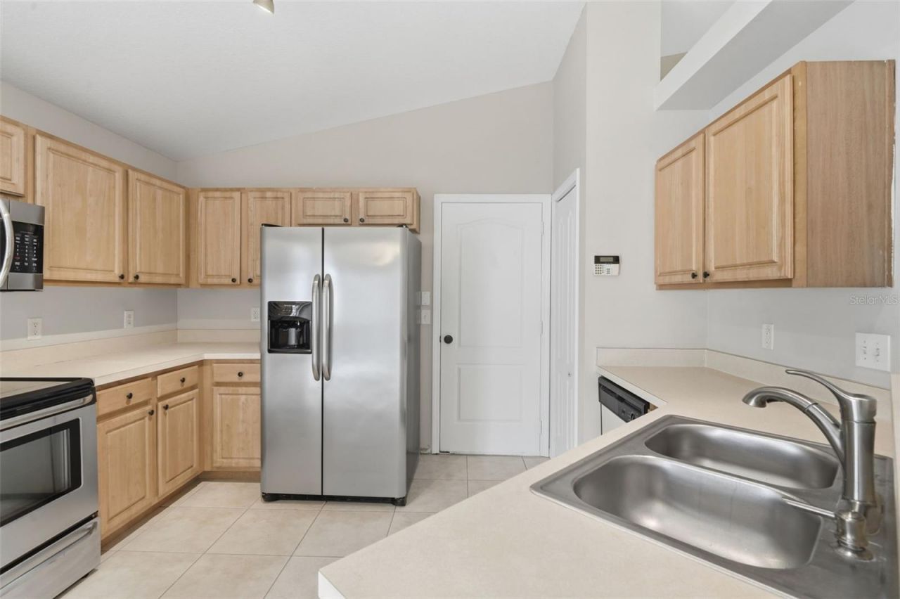 38 Vanna Court , Orlando, FL 32807 Photo