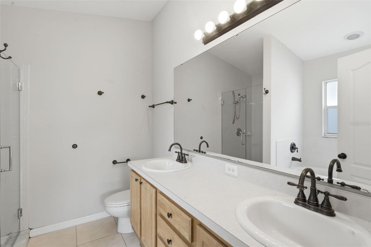 38 Vanna Court , Orlando, FL 32807 Photo