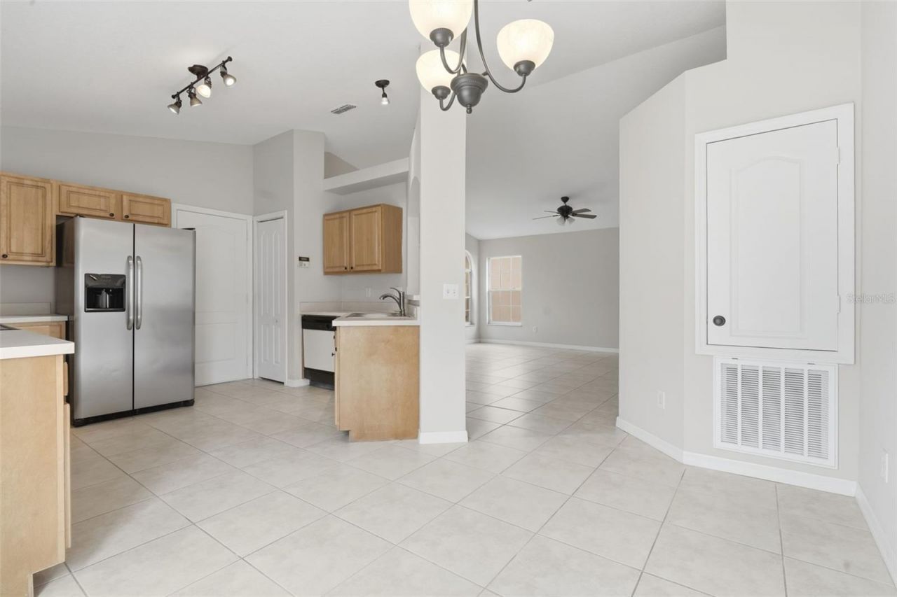 38 Vanna Court , Orlando, FL 32807 Photo