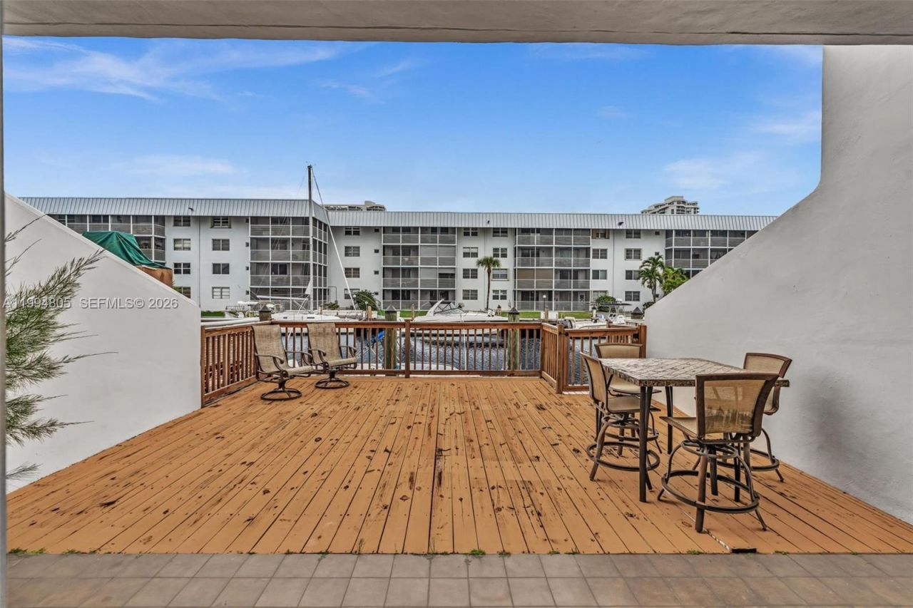 3601 NE 168th St, Unit 108, North Miami Beach, FL 33160 Photo