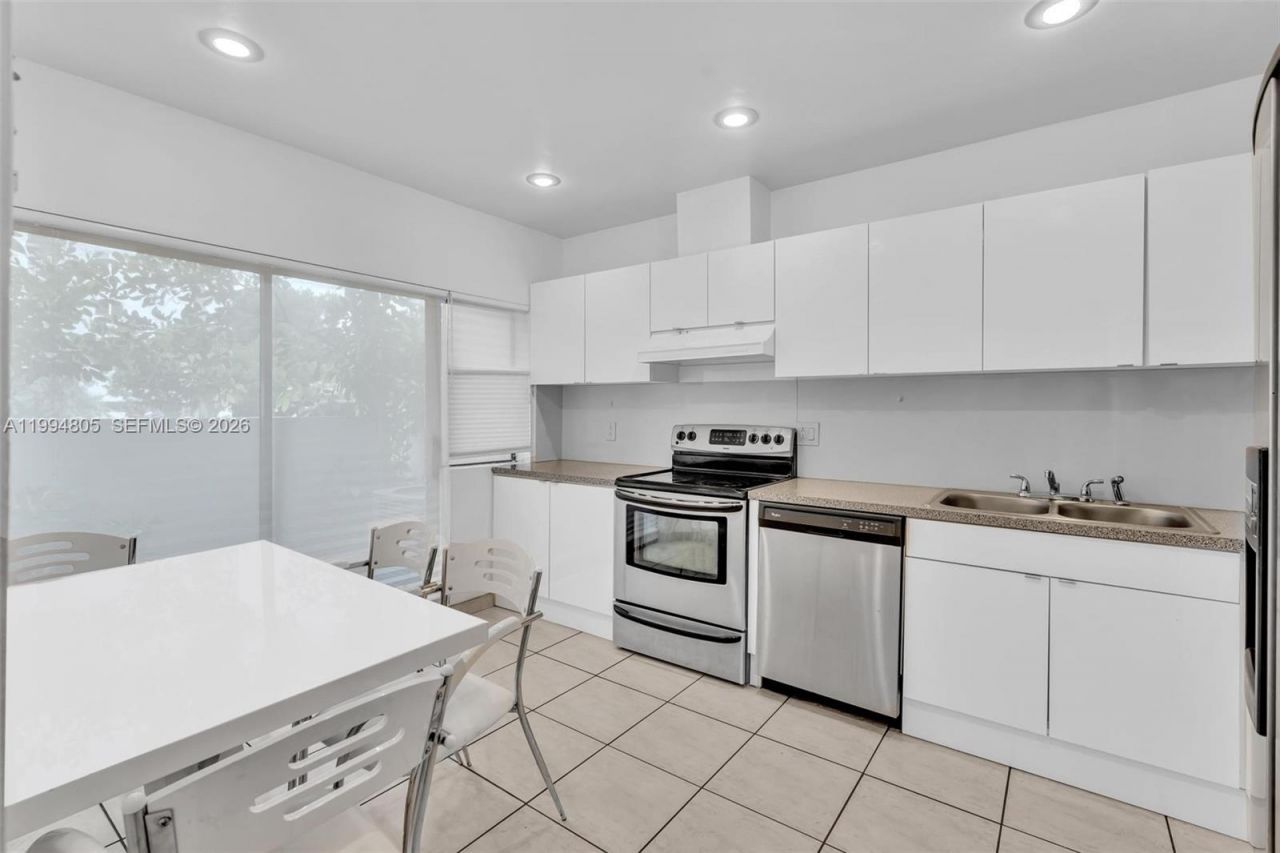 3601 NE 168th St, Unit 108, North Miami Beach, FL 33160 Photo