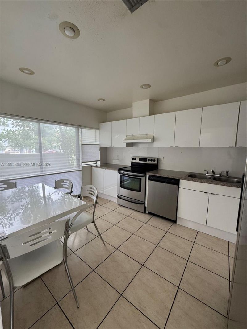 3601 NE 168th St, Unit 108, North Miami Beach, FL 33160 Photo