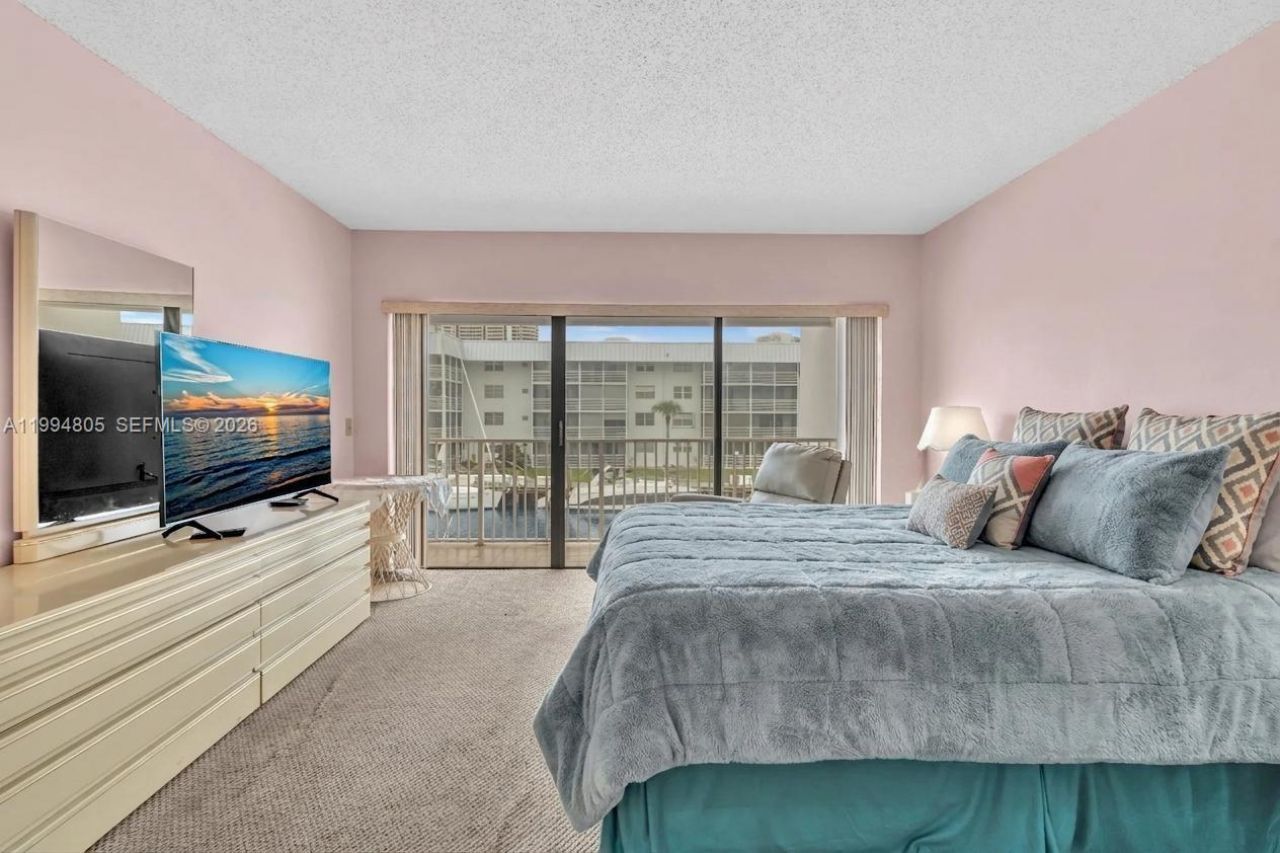 3601 NE 168th St, Unit 108, North Miami Beach, FL 33160 Photo