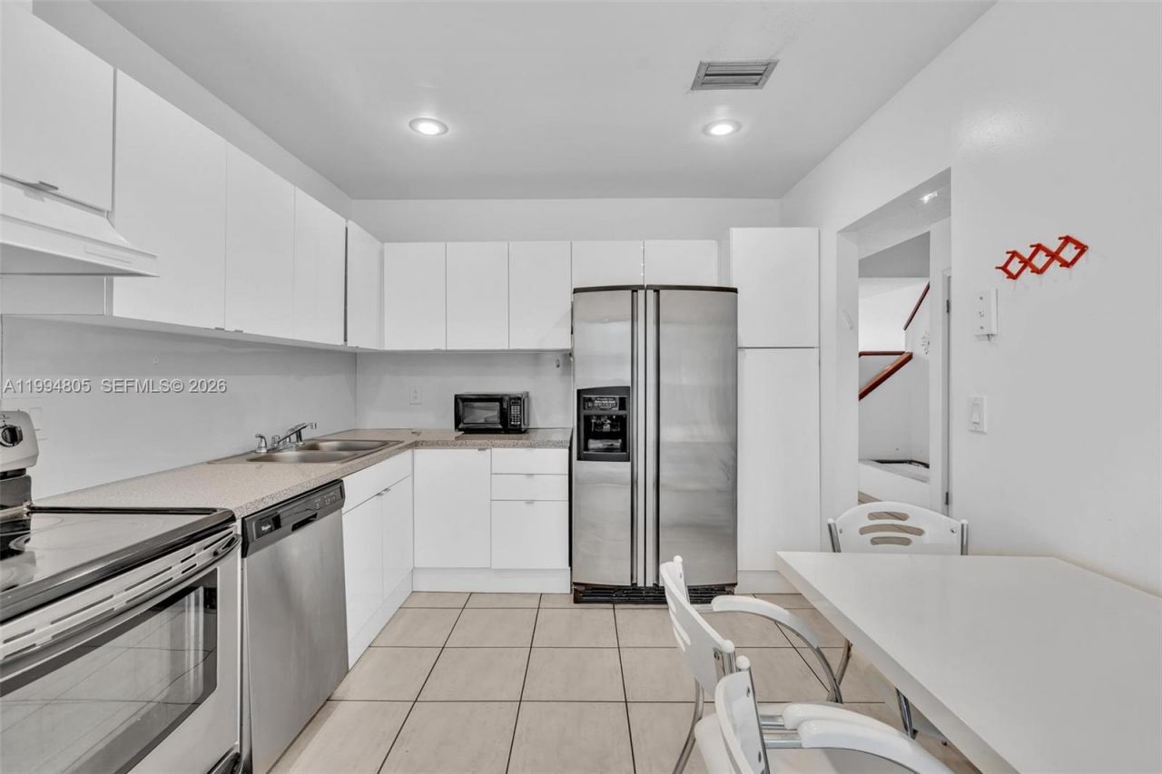 3601 NE 168th St, Unit 108, North Miami Beach, FL 33160 Photo
