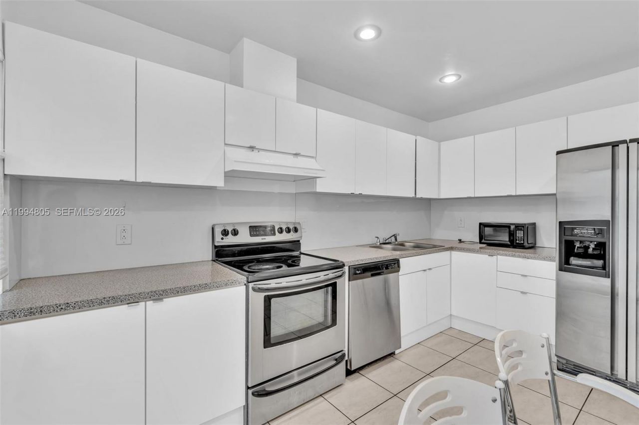 3601 NE 168th St, Unit 108, North Miami Beach, FL 33160 Photo