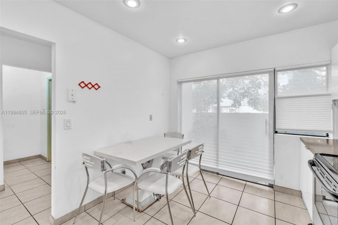 3601 NE 168th St, Unit 108, North Miami Beach, FL 33160 Photo