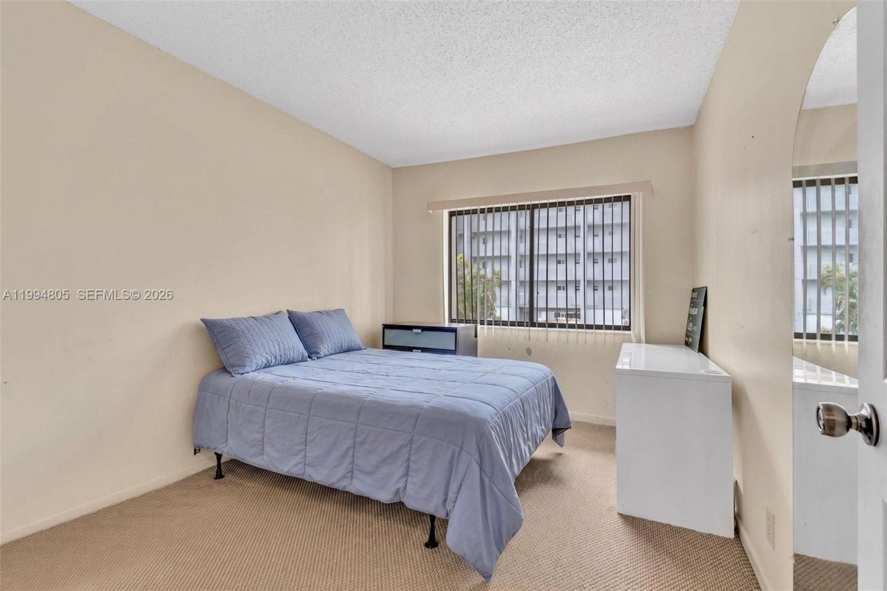 3601 NE 168th St, Unit 108, North Miami Beach, FL 33160 Photo