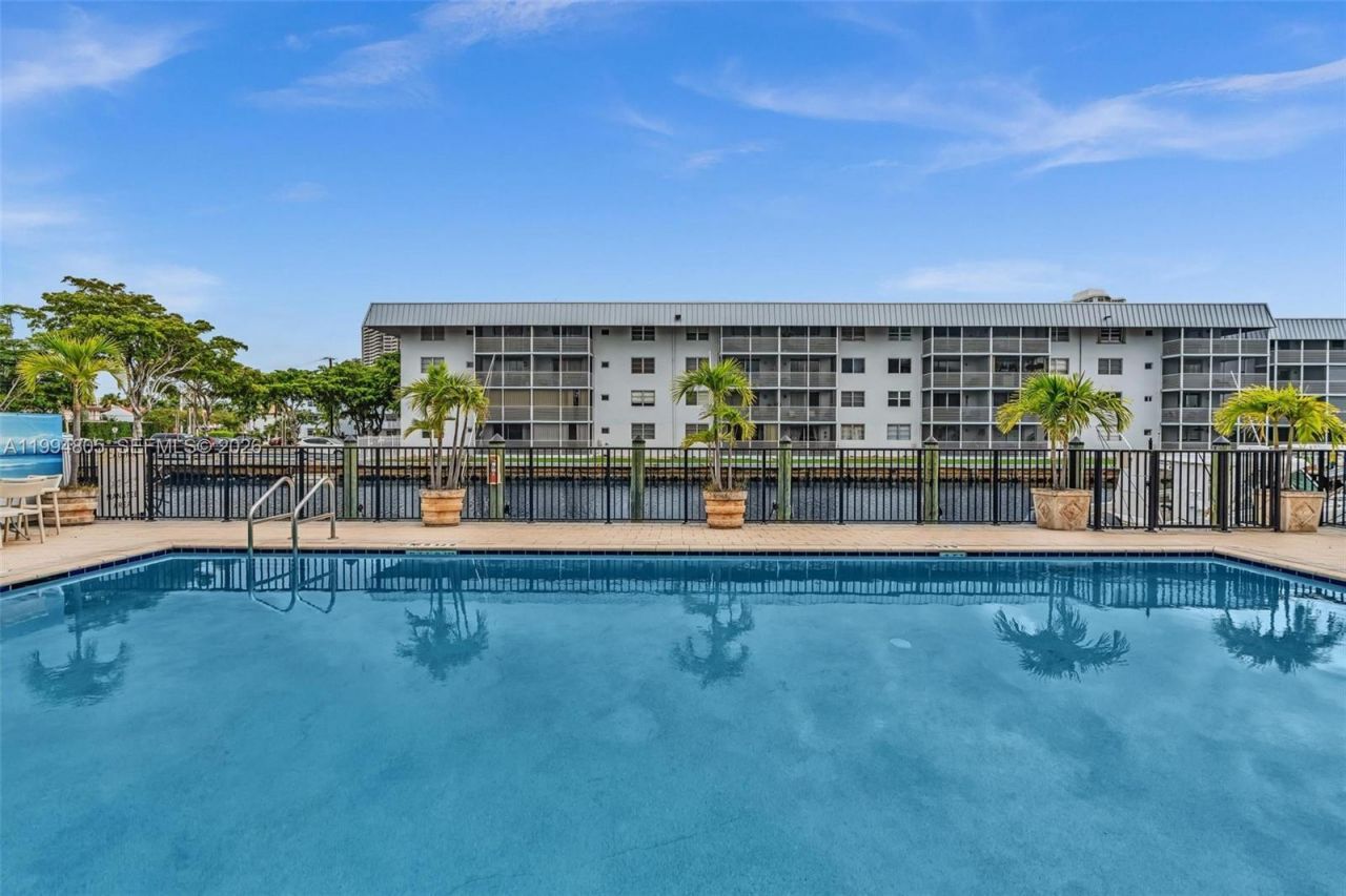 3601 NE 168th St, Unit 108, North Miami Beach, FL 33160 Photo
