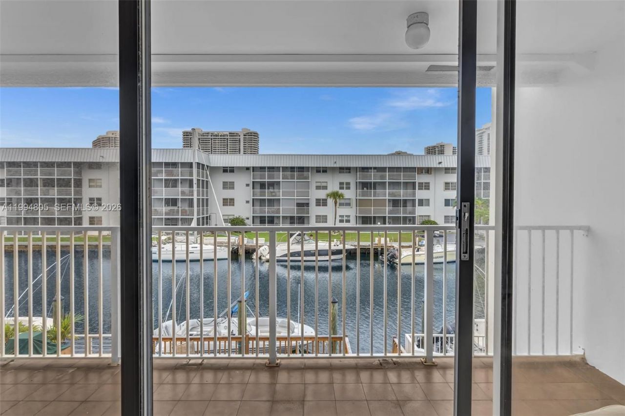 3601 NE 168th St, Unit 108, North Miami Beach, FL 33160 Photo