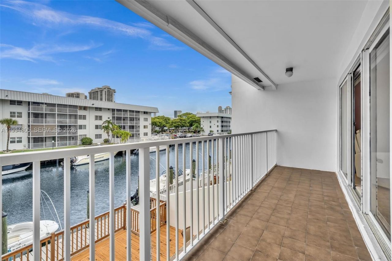 3601 NE 168th St, Unit 108, North Miami Beach, FL 33160 Photo