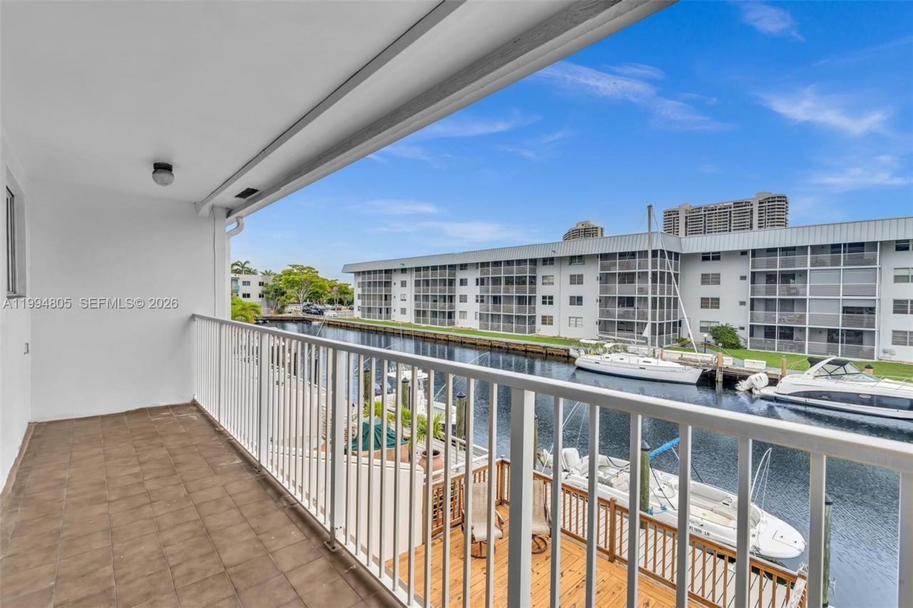 3601 NE 168th St, Unit 108, North Miami Beach, FL 33160 Photo