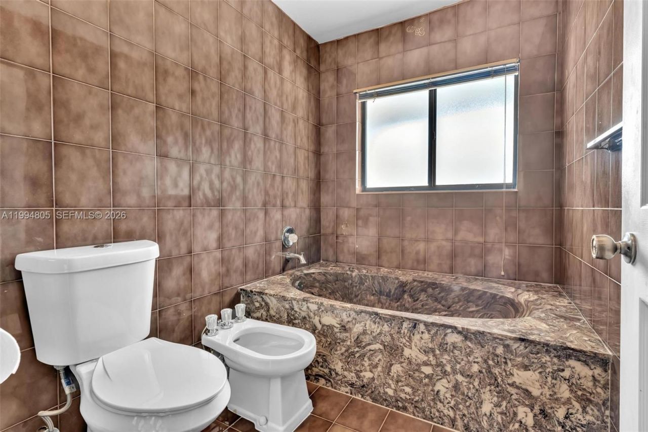 3601 NE 168th St, Unit 108, North Miami Beach, FL 33160 Photo