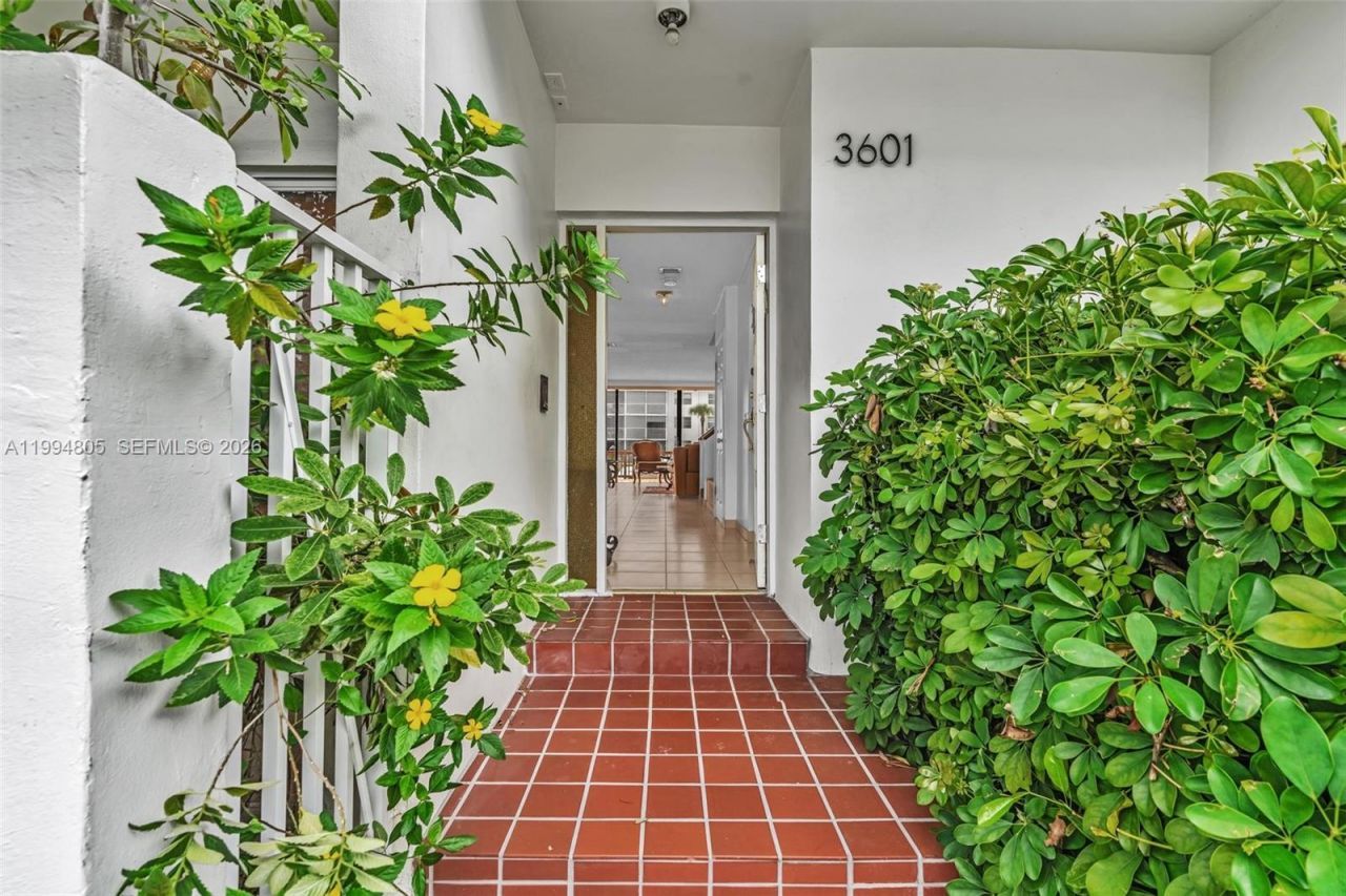 3601 NE 168th St, Unit 108, North Miami Beach, FL 33160 Photo