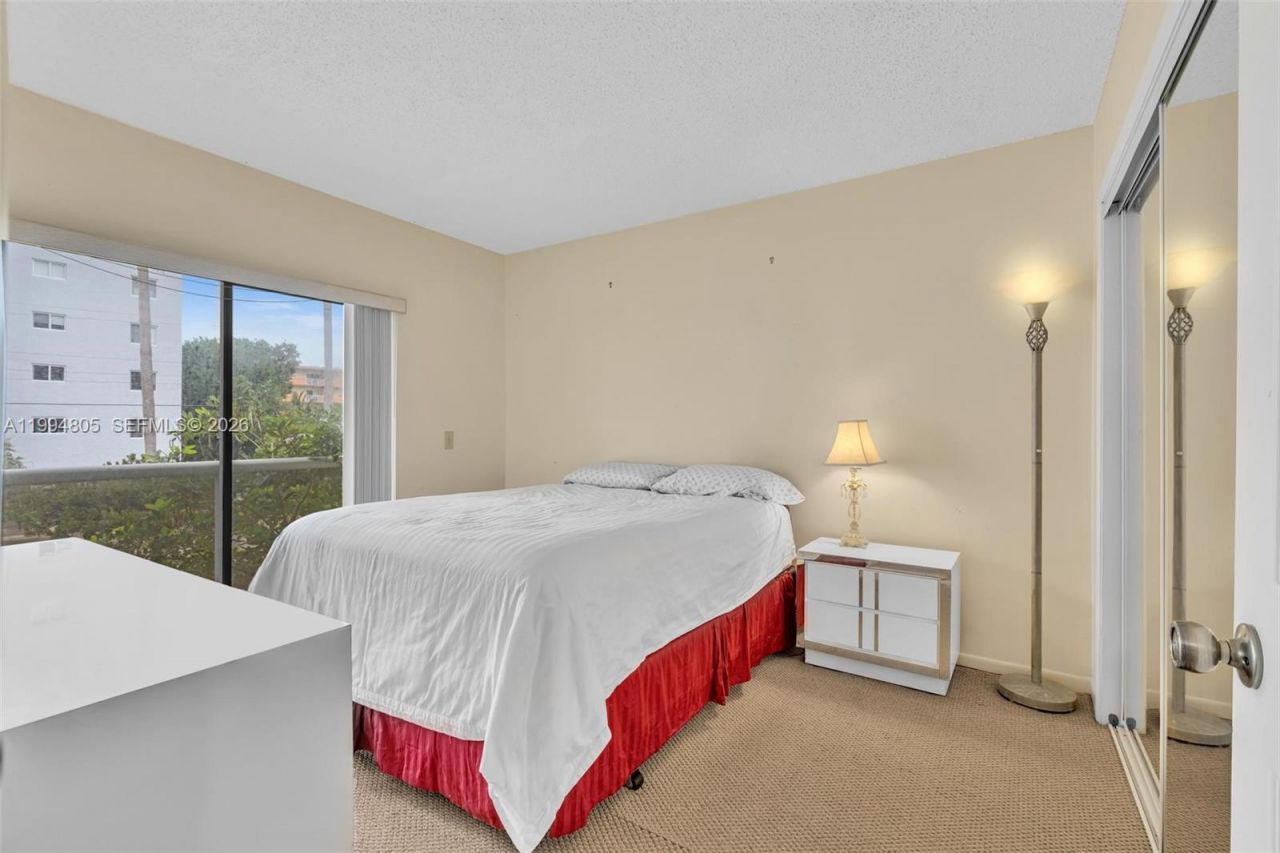 3601 NE 168th St, Unit 108, North Miami Beach, FL 33160 Photo