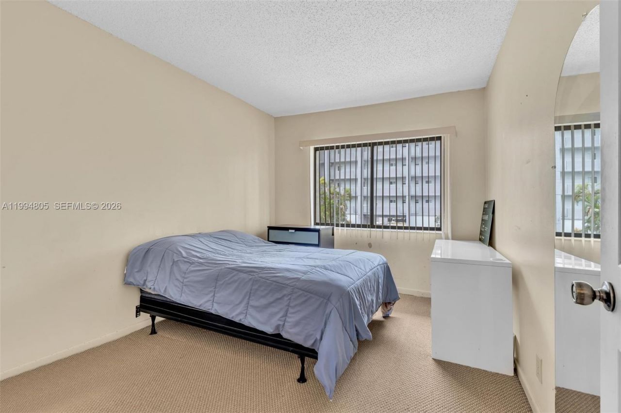 3601 NE 168th St, Unit 108, North Miami Beach, FL 33160 Photo