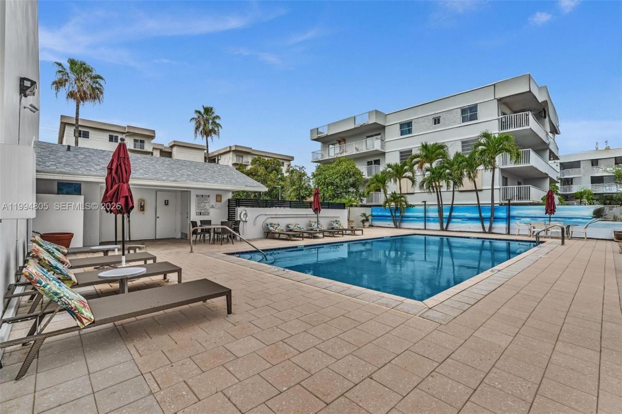 3601 NE 168th St, Unit 108, North Miami Beach, FL 33160 Photo